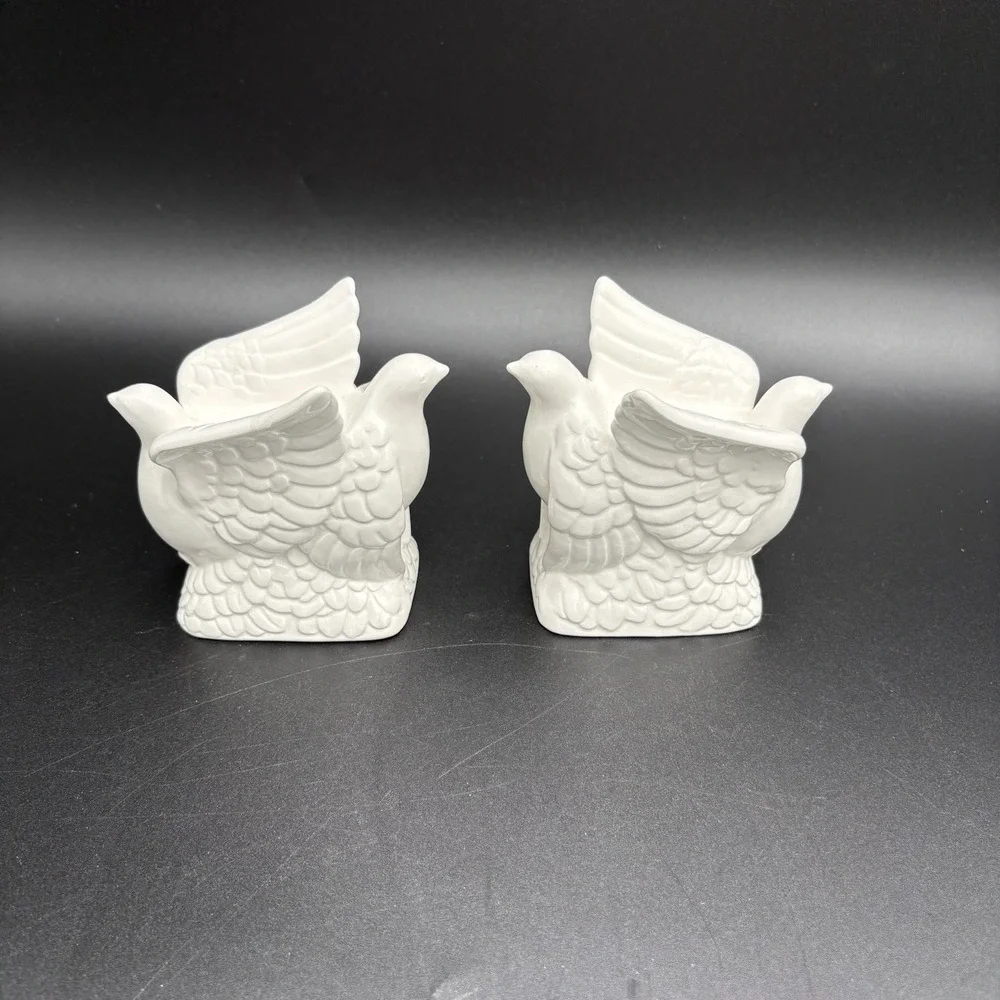 Pair‎ of Vintage Silvestri White Ceramic Dove / Love Bird Candlestick Holders